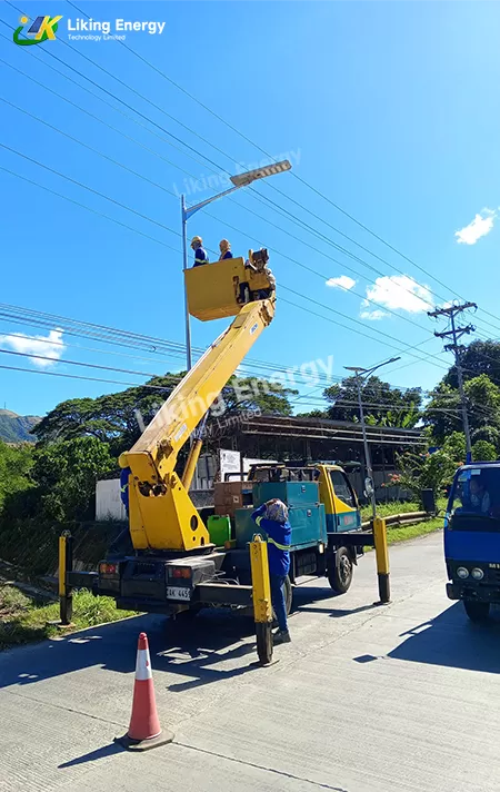 مزايا Liking H عالية الجودة ضوء الشارع بالطاقة الشمسية المتكاملة ضوء الشارع