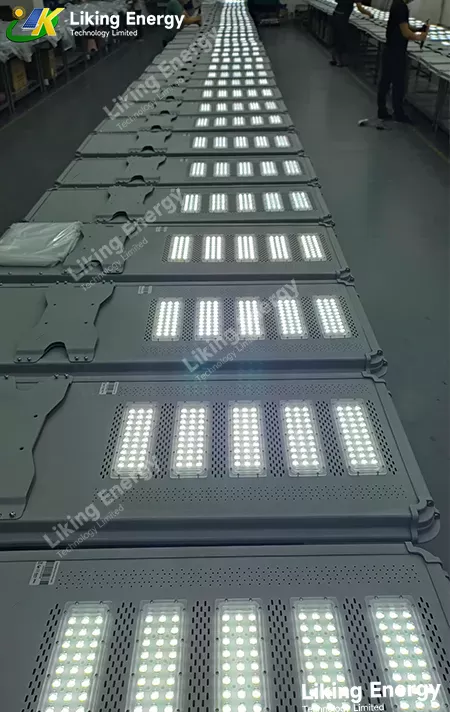 توفر لك حل إضاءة الشوارع بالطاقة الشمسية المخصصة توفر لك حل إضاءة الشوارع بالطاقة الشمسية المخصصة