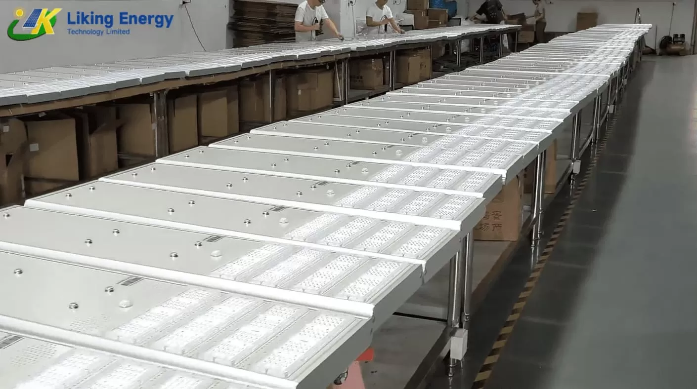 مصباح شارع شمسي الكل في واحد فعال من حيث التكلفة