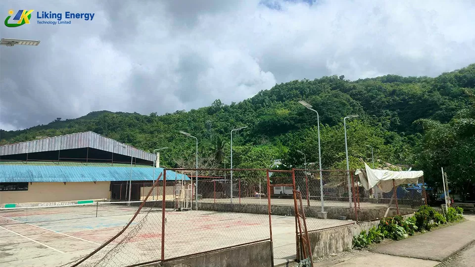 ما هي الاختلافات بين مصابيح الشوارع الشمسية المتكاملة من النوع المنقسم ؟ من الأفضل ؟